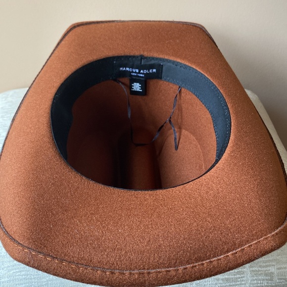 Hat - Picture 4 of 5